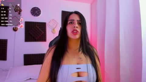 Hanna  online show from December 13, 2025, 9:09 pm