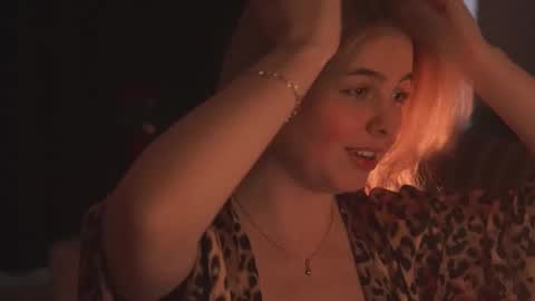 Snapshot of hannasthesia chatting on March 3, 2025, 5:42 am Hanna online show from March 3, 2025, 5:42 am