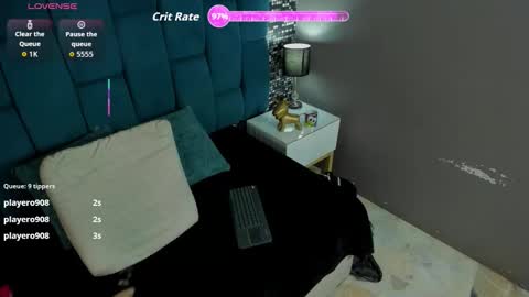 Snapshot of hanny_bliss chatting on December 18, 2025, 11:27 am Hanny online show from December 18, 2025, 11:27 am