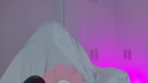 Snapshot of hantonella chatting on October 31, 2025, 1:23 pm Anto online show from October 31, 2025, 1:23 pm