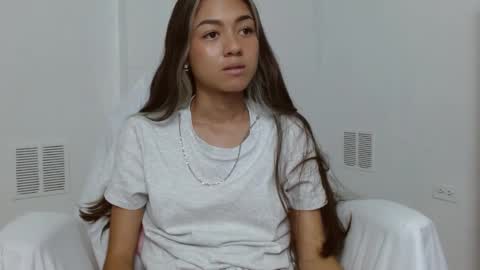 Snapshot of hantonella chatting on November 4, 2025, 3:22 pm Anto online show from November 4, 2025, 3:22 pm