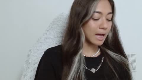 Snapshot of hantonella chatting on November 10, 2025, 2:38 pm Anto online show from November 10, 2025, 2:38 pm