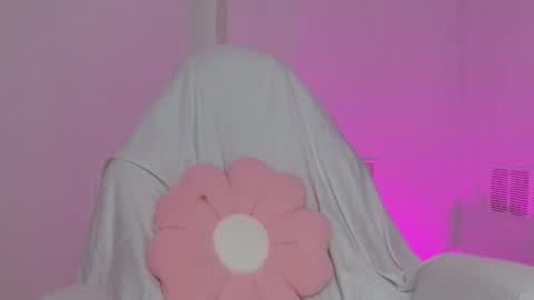 Snapshot of hantonella chatting on November 19, 2025, 12:49 pm Anto online show from November 19, 2025, 12:49 pm