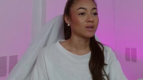 Snapshot of hantonella chatting on November 21, 2025, 3:00 pm Anto online show from November 21, 2025, 3:00 pm