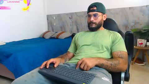 hanz_col online show from November 7, 2025, 2:33 am