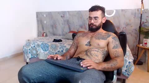 hanz_col online show from November 30, 2025, 11:36 am