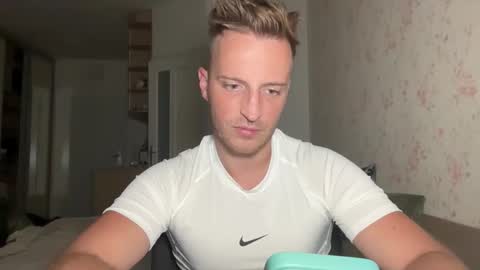 hanzlagerfelt online show from November 10, 2025, 8:30 pm