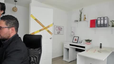 Happer Quinn  Mr Hale online show from November 21, 2025, 7:12 pm