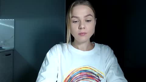 Snapshot of happy_fox_ chatting on October 19, 2025, 7:47 pm happy_fox_ online show from October 19, 2025, 7:47 pm