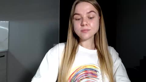 happy_fox_ online show from March 31, 2026, 8:31 pm