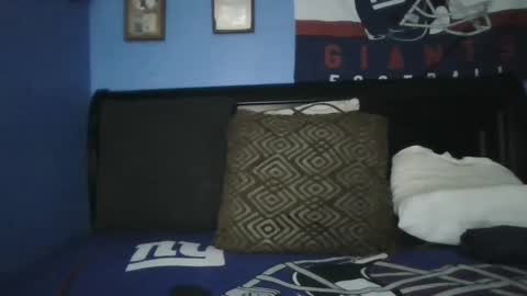 happyhappy4 online show from March 10, 2025, 4:17 am