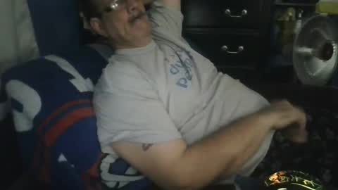 happyhappy4 online show from January 6, 2026, 6:39 am