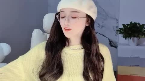 Snapshot of happysweetie168 chatting on December 6, 2024, 6:28 pm Daisy online show from December 6, 2024, 6:28 pm