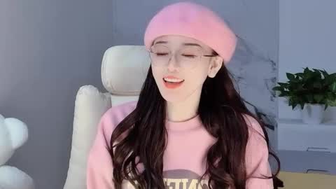 Snapshot of happysweetie168 chatting on December 7, 2024, 1:40 pm Daisy online show from December 7, 2024, 1:40 pm