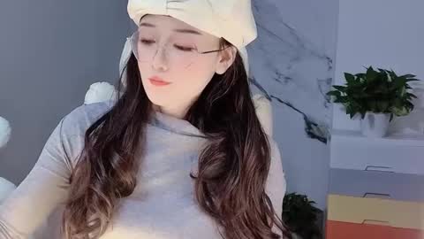 Snapshot of happysweetie168 chatting on December 9, 2024, 6:34 am Daisy online show from December 9, 2024, 6:34 am