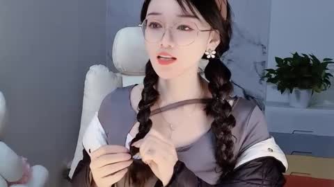 Snapshot of happysweetie168 chatting on December 14, 2024, 3:29 am Daisy online show from December 14, 2024, 3:29 am