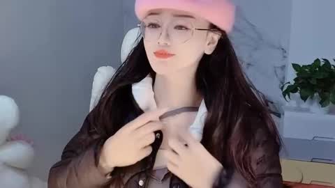 Snapshot of happysweetie168 chatting on December 20, 2024, 3:47 am Daisy online show from December 20, 2024, 3:47 am