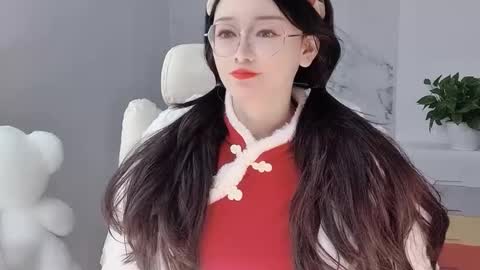 Snapshot of happysweetie168 chatting on February 9, 2025, 5:19 am Daisy online show from February 9, 2025, 5:19 am