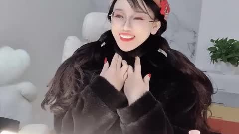 Snapshot of happysweetie168 chatting on February 25, 2025, 2:58 am Daisy online show from February 25, 2025, 2:58 am