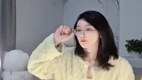 Snapshot of happysweetie168 chatting on March 8, 2025, 3:24 pm Daisy online show from March 8, 2025, 3:24 pm