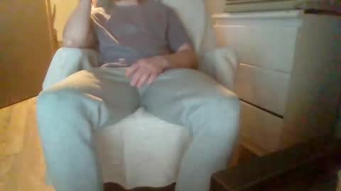 Snapshot of hardguymike chatting on January 13, 2026, 5:24 am hardguymike online show from January 13, 2026, 5:24 am