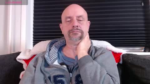 MrLazy online show from January 4, 2025, 9:52 pm