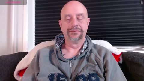 MrLazy online show from January 5, 2025, 7:39 pm