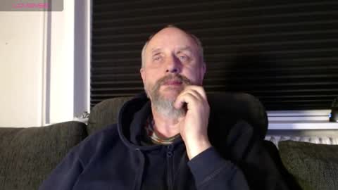 MrLazy online show from October 22, 2025, 7:02 pm