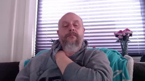 MrLazy online show from February 16, 2026, 9:27 am