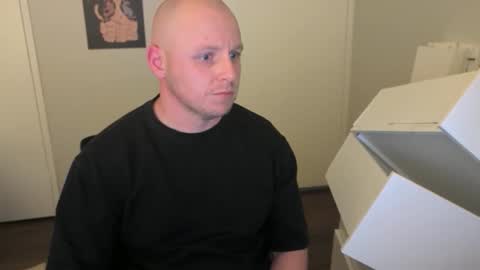 Stand Lee online show from March 25, 2026, 7:36 am