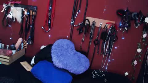 greta online show from November 27, 2025, 8:00 pm