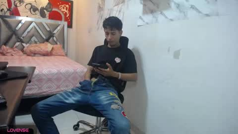 Snapshot of hardsexlove08 chatting on May 22, 2026, 10:26 pm Andres Dean online show from May 22, 2026, 10:26 pm