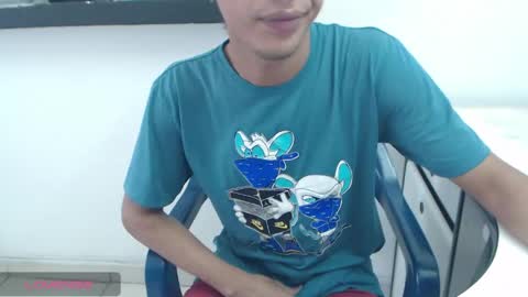 Snapshot of hardsexlove08 chatting on May 26, 2026, 5:09 pm Andres Dean online show from May 26, 2026, 5:09 pm