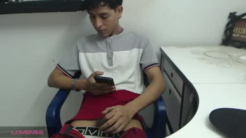 Snapshot of hardsexlove08 chatting on May 29, 2026, 2:20 am Andres Dean online show from May 29, 2026, 2:20 am