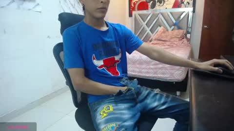 Snapshot of hardsexlove08 chatting on June 1, 2026, 10:39 am Andres Dean online show from June 1, 2026, 10:39 am