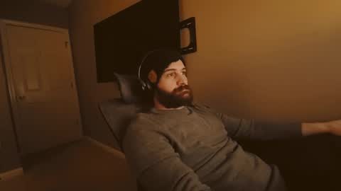 Tom online show from February 2, 2025, 11:42 pm