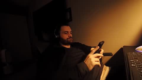 Tom online show from September 9, 2025, 1:38 am