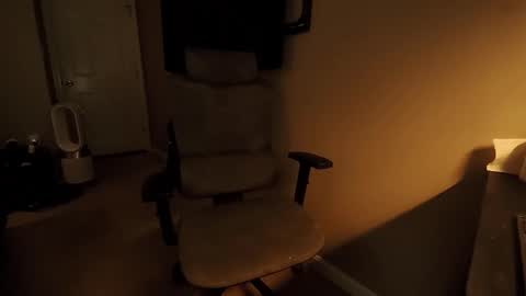 Tom online show from September 14, 2025, 8:52 pm