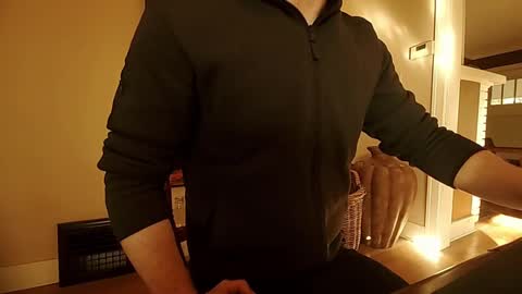 Tom online show from October 9, 2025, 10:19 pm