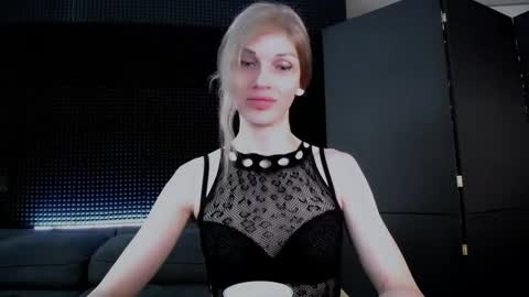 Miss Hardy online show from October 28, 2025, 4:27 am