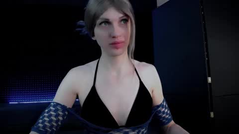 Miss Hardy online show from November 5, 2025, 4:23 am