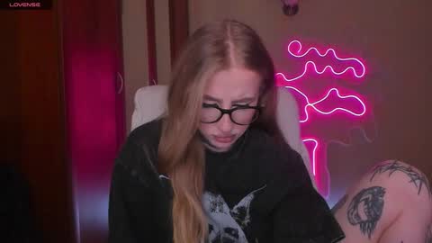 Julia online show from December 4, 2024, 5:27 am