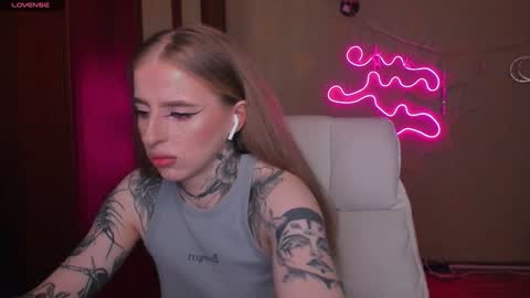 Julia online show from February 2, 2025, 5:10 am