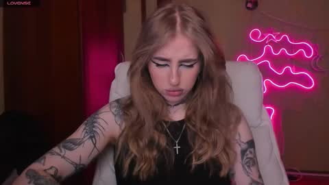 Julia online show from March 6, 2025, 5:24 am