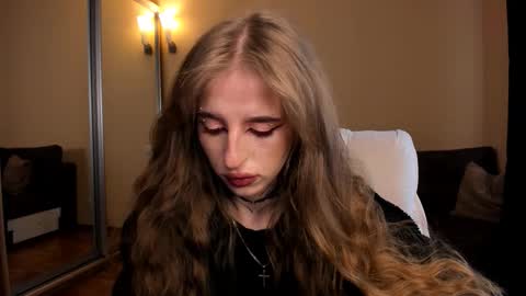 Julia online show from March 28, 2026, 5:18 am