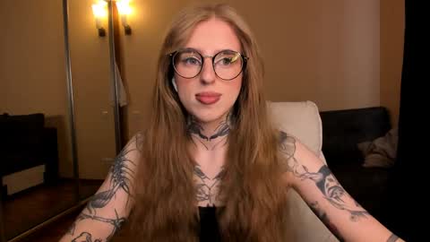 Julia online show from April 20, 2026, 4:59 am