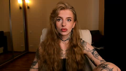 Julia online show from June 5, 2026, 5:36 am