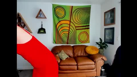 harlynn_ell online show from April 28, 2026, 8:14 pm