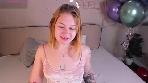 Snapshot of harmony_mills chatting on September 15, 2025, 1:05 am Christine online show from September 15, 2025, 1:05 am