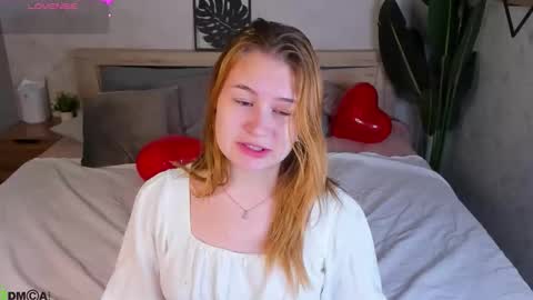 Snapshot of harmony_mills chatting on September 16, 2025, 12:22 am Christine online show from September 16, 2025, 12:22 am